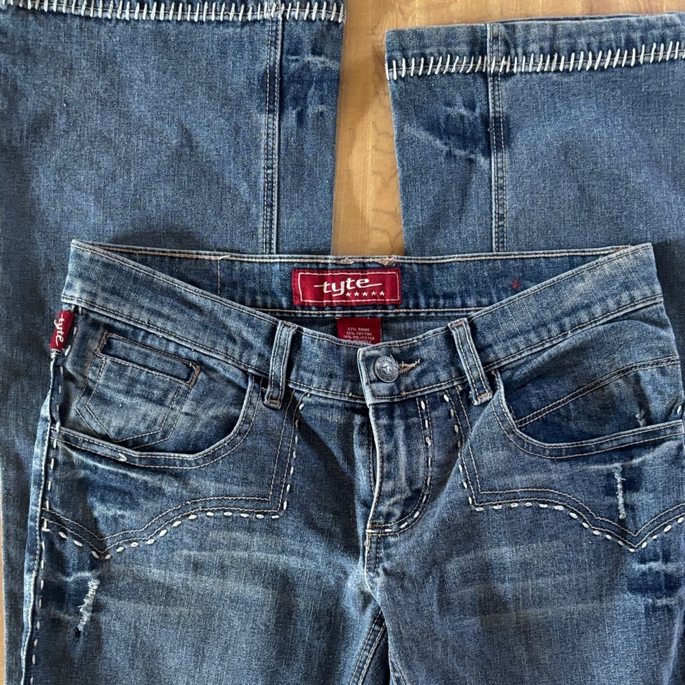 Tyte Jeans Women's Boot Cut in Classic Blue Size 5 EUC Distressed - Picture 3 of 10